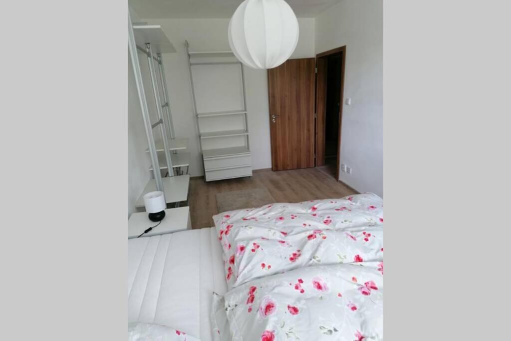 Apartman Blizko Hlavnej Stanice A Centra Mesta Бардеев Екстериор снимка